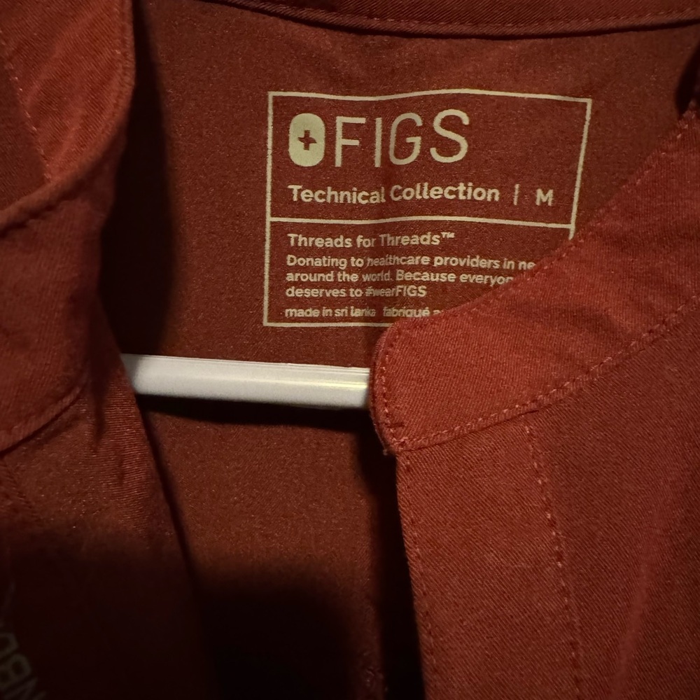Figs Women's Maroon Blouse - Picture 3 of 4